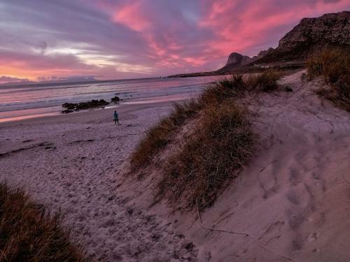 Beachcomber Overnight Stay Pringle Bay - Not Self-catering