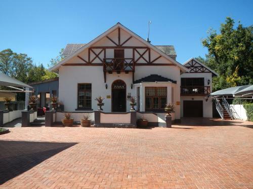 Hostal The Oak Potch Guesthouse