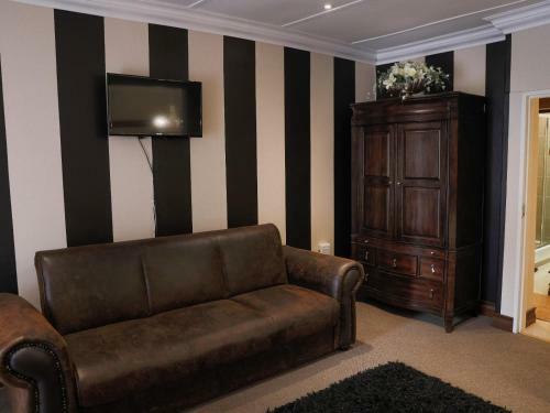 Hostal Tuscan Rose