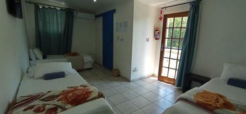Hostal The Bay Lodge