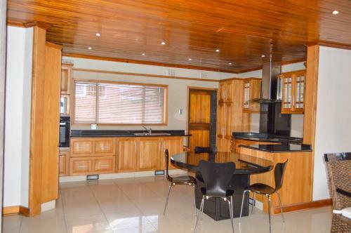 Hostal Emangunini Guest House