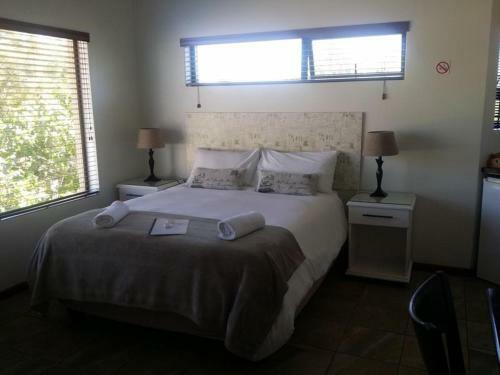 Hostal 12 On Beach Guest House