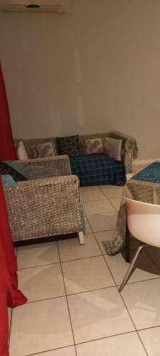 Hostal Sadton Guest House