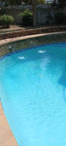 Hostal Sadton Guest House