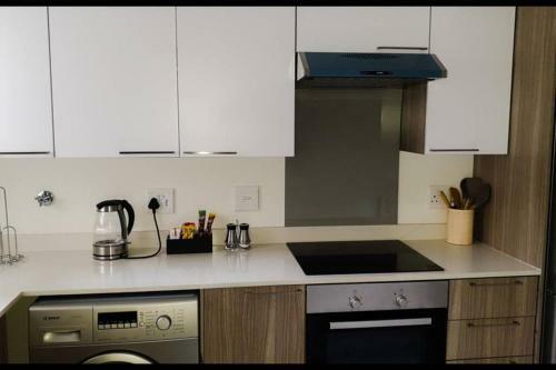 New And Luxurious Lonehill Apartment