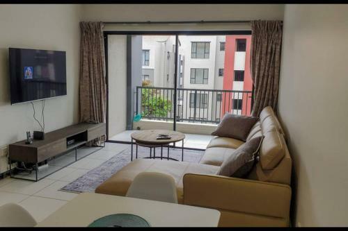 New And Luxurious Lonehill Apartment