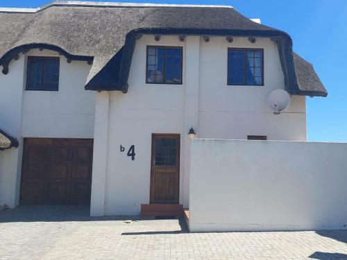 Villa Shelley Point Holiday Home