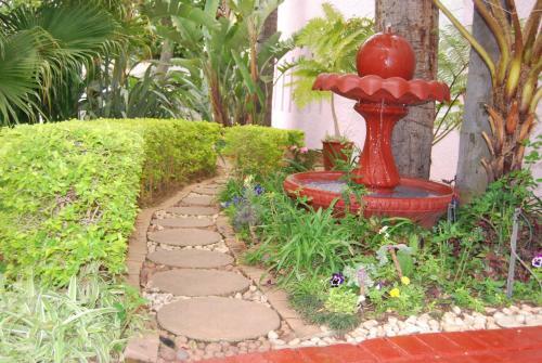 Hostal Ronique's Guest House