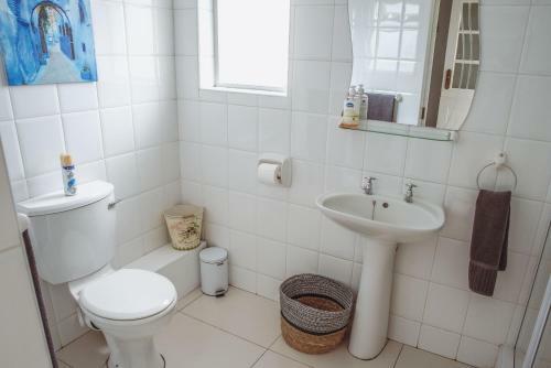 Hostal Kingsbeach Cottages
