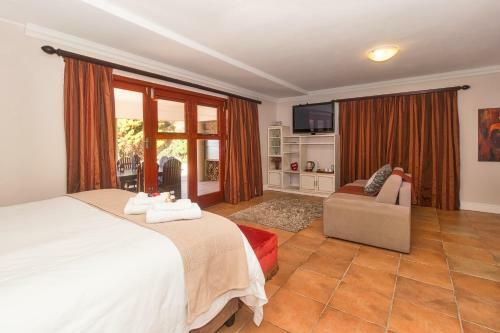 Hostal 84 De Mist Guesthouse