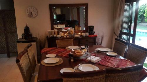 Hostal 84 De Mist Guesthouse