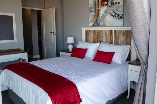 Aquabliss Beachfront Apartment - Fully Equipped - Spectacular Sea View