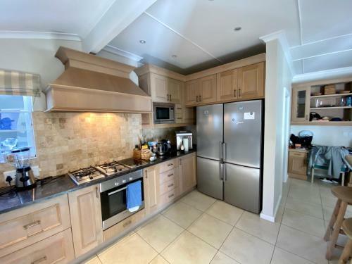 99 Beachyhead Drive, Plett