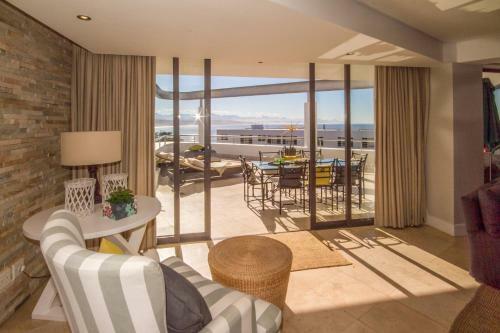 Apartment A Upper Deck