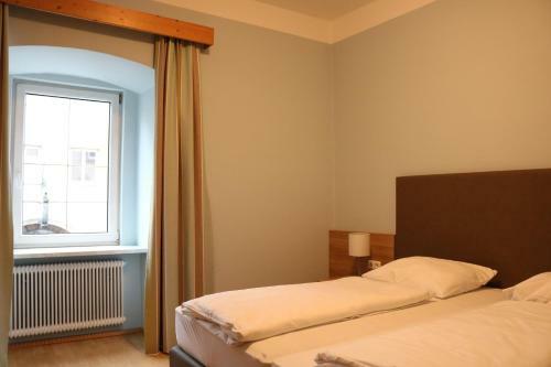 Hostal Gasthof Goldene Traube