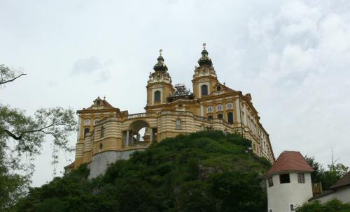 Hostal Privatzimmer Und Ferienwohnungen Leeb