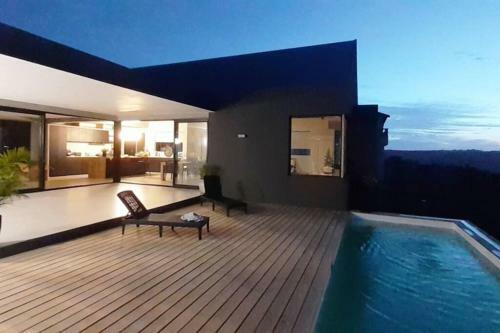 Castle Rock - Villa In A Private Nature Estate