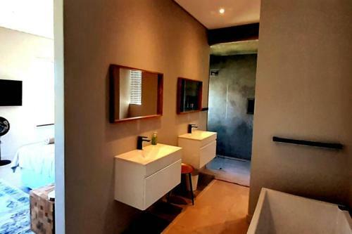 Castle Rock - Villa In A Private Nature Estate