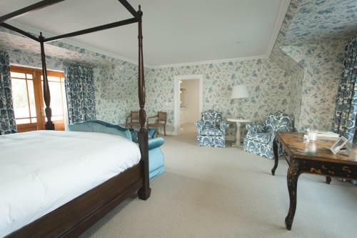 Lodge Lombard Villa