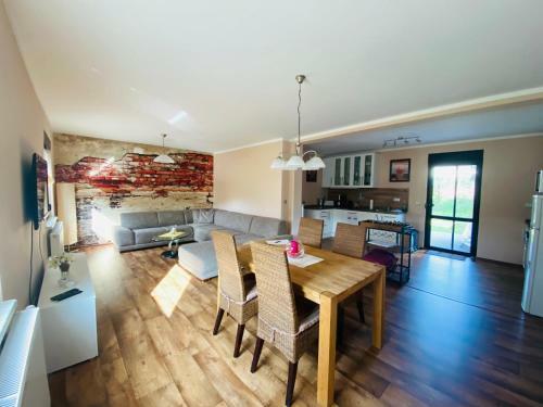 Gro�z�giges Ferienhaus Am Senftenberger See Mit 2 Terrassen