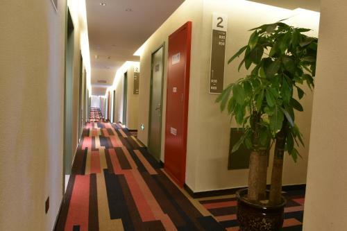 Ibis Lanzhou West Railway Station Hotel