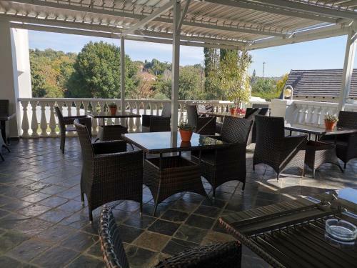 Hostal Erasmus Manor Guest House
