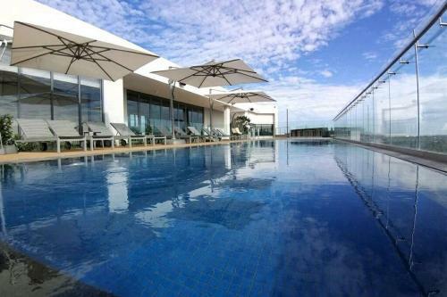 301 Menlyn Maine Trilogy Apartment