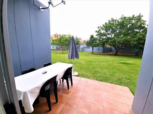 Menlyn Maine Apartments, Menlyn Place