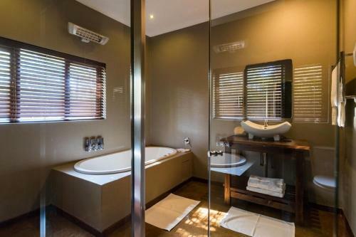 Hostal About Guest Lodge