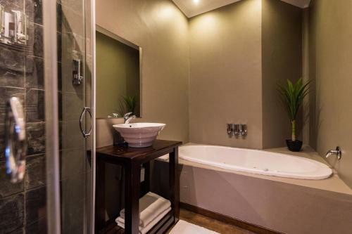 Hostal About Guest Lodge