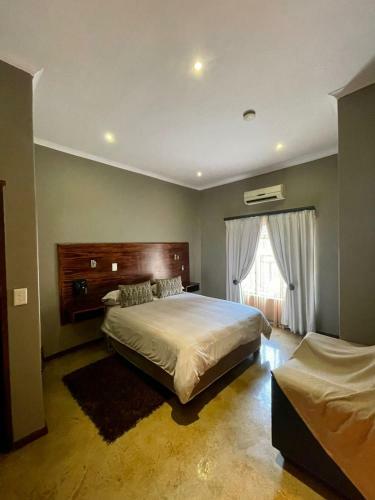 Hostal About Guest Lodge