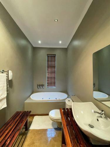 Hostal About Guest Lodge