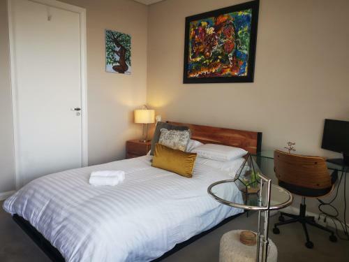 Luxurious Studio Apartment - Menlyn Maine