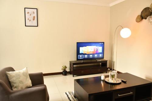Spacious Self-catering Apartment At Etuna Gardens.