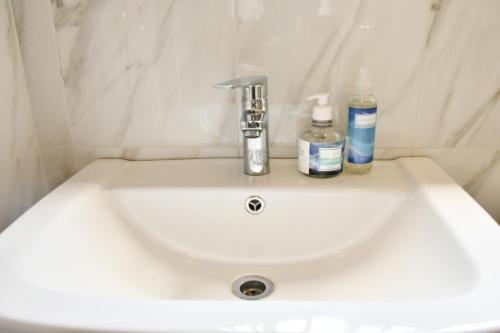 Spacious Self-catering Apartment At Etuna Gardens.