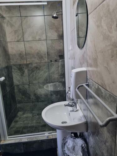 Hostal 122 On Rubida