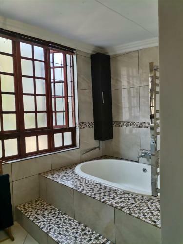 Hostal Garrett Guest House