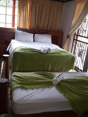 Hostal Ikhutseng Guest House And Spa