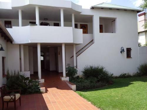 Hostal Park Gables Guest House
