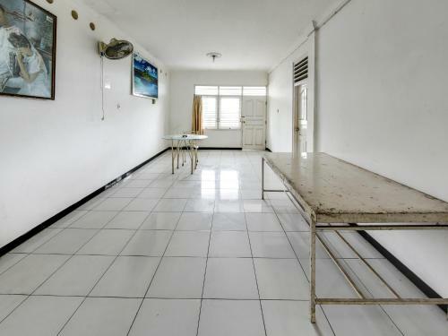 Oyo 90451 Hotel Roda Mas 1