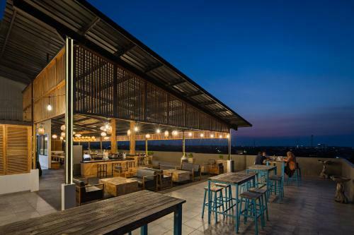 Pollos Hotel & Gallery