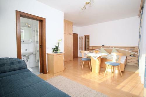 Hostal Hotel Garni Haus Anita
