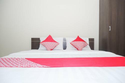 Hotel Oyo 1217 Candi Residence