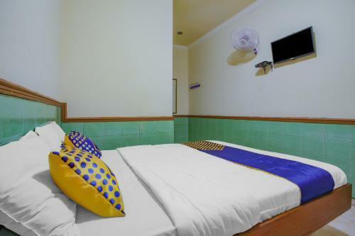 Spot On 90092 Dewi Safitri Hotel