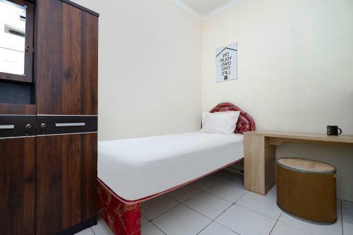 Hotel Oyo Life 2751 Deyo Kost