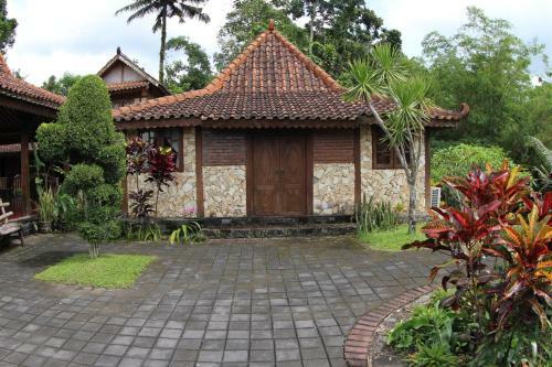 Lodge Ndalem Joglo Hinggil