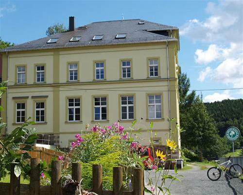 Jugendbildungsst�tte Gr�ne Schule Und Steinbuschhaus
