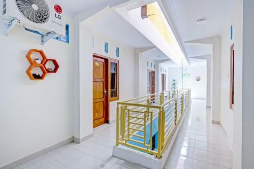 Hotel Oyo 90636 Happy Syariah