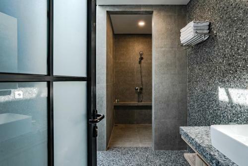 Hotel Loa Living Solo Baru