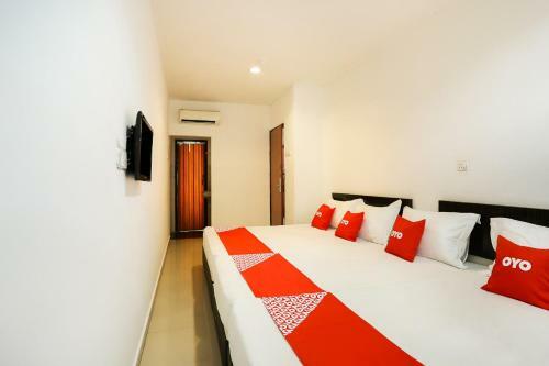Oyo 89407 Ezi Hotel